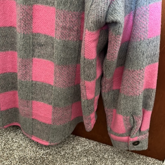 Shacket - Picture 6 of 10